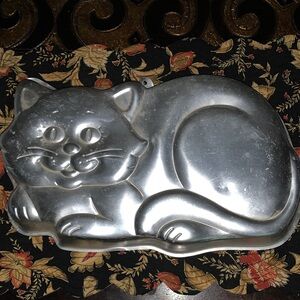 Kitty cat cake pan